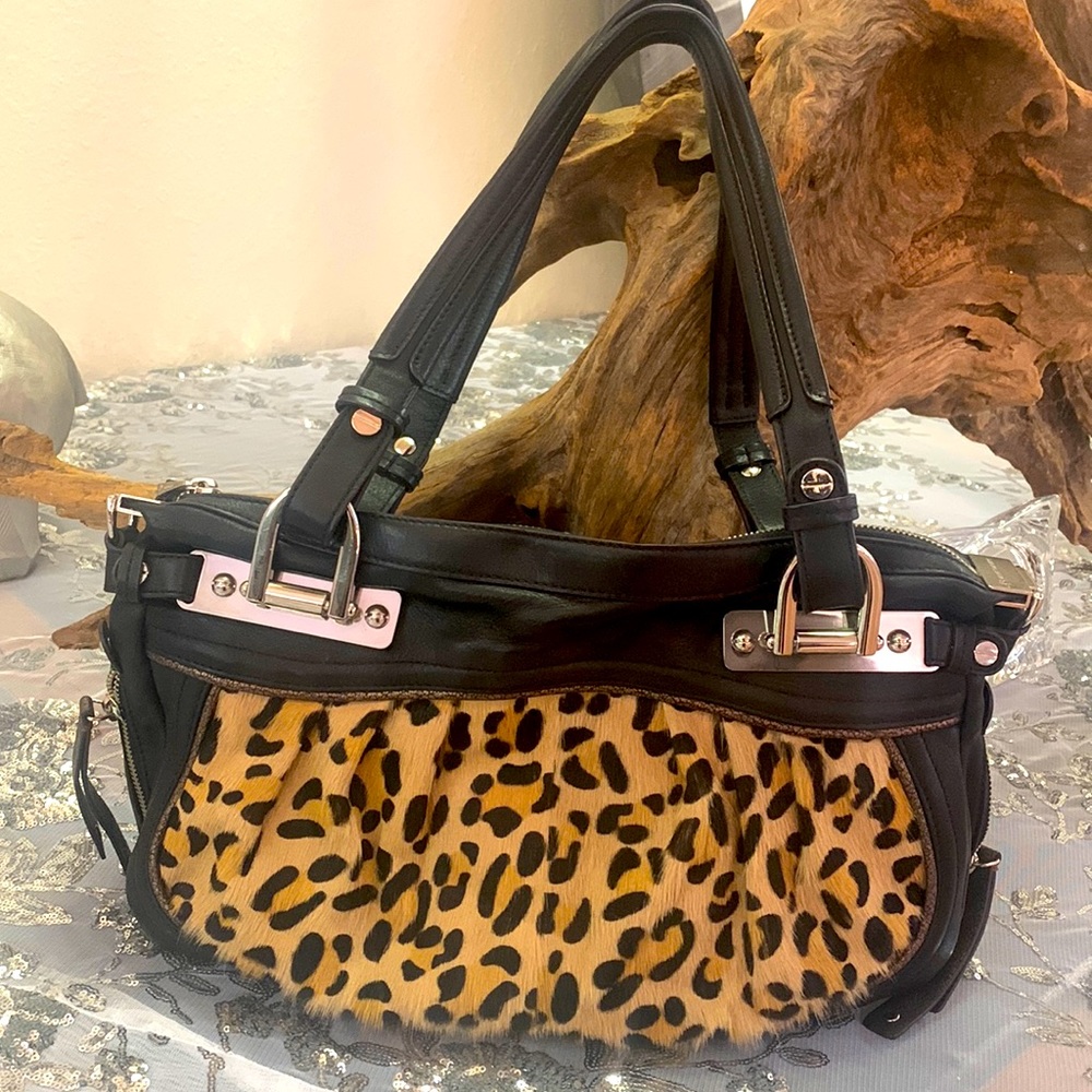 Gorgeous leopard authentic B. MAKOWSKY hand bag